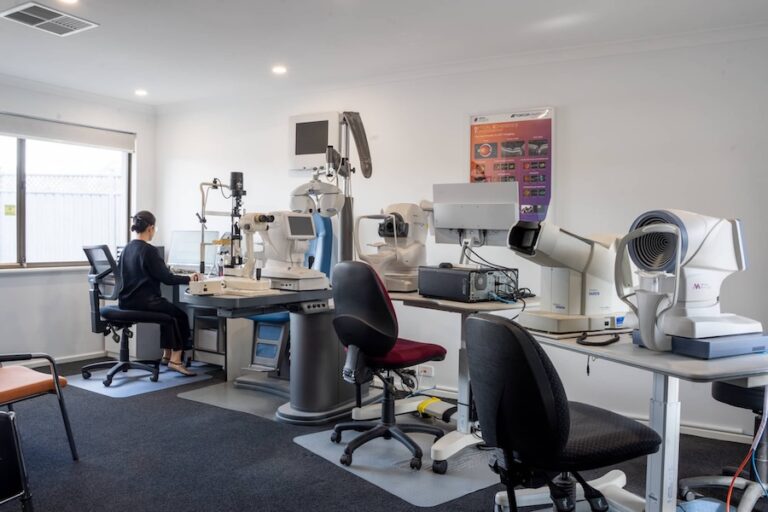 State-of-the-art diagnostic technology for thorough eye tests at E Eye Place in Perth.